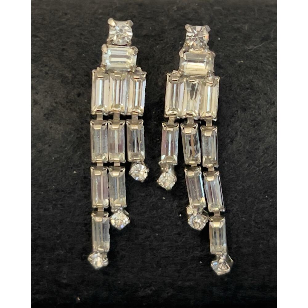 Vintage Weiss 50s Rhinestone Dangle Earrings Womens Silver Tone Baguette Tassel